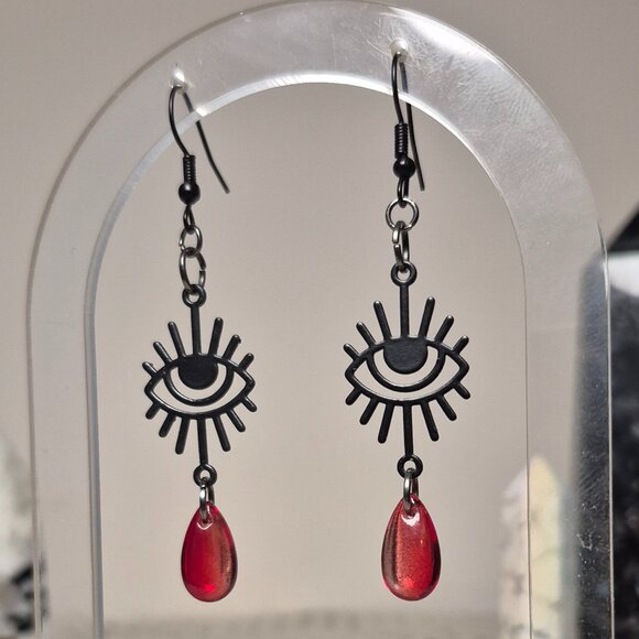 Simple Twist of Fate Earrings - Picture 1 of 5